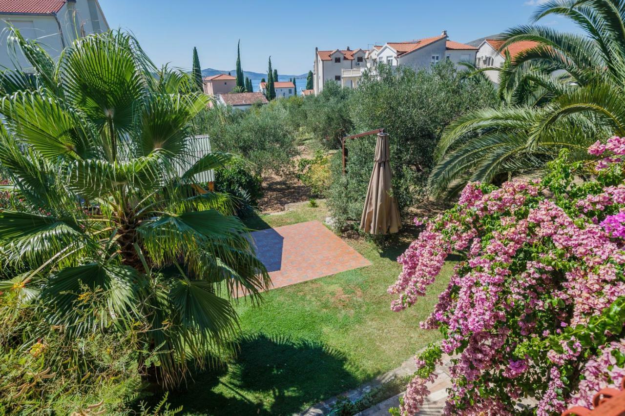 Oaza Mira Trogir Exterior foto
